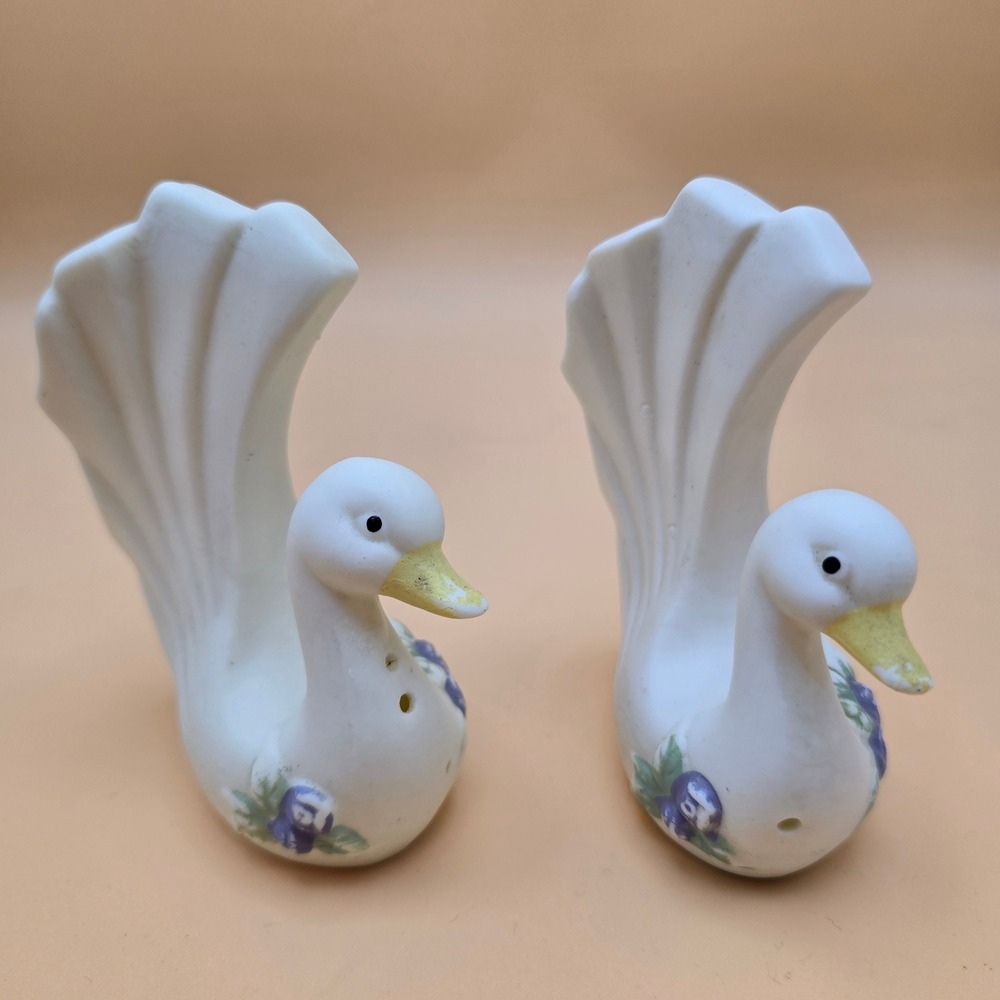 Vintage White Ceramic Swan‎ Bird Salt and Pepper Shakers Purple Floral Set of 2